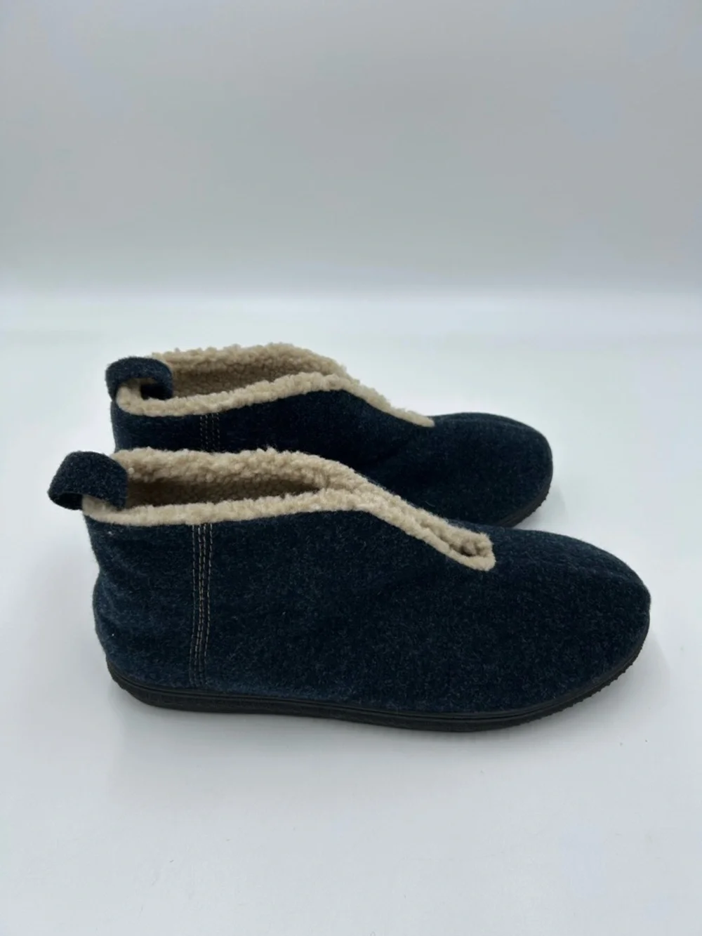 Woolrich Navy Fleece-Lined Slip-Ons 10 NWOT